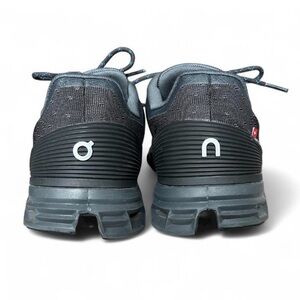 On cloud cloudstratus